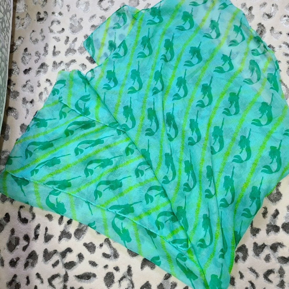 NWOT Mermaid scarf